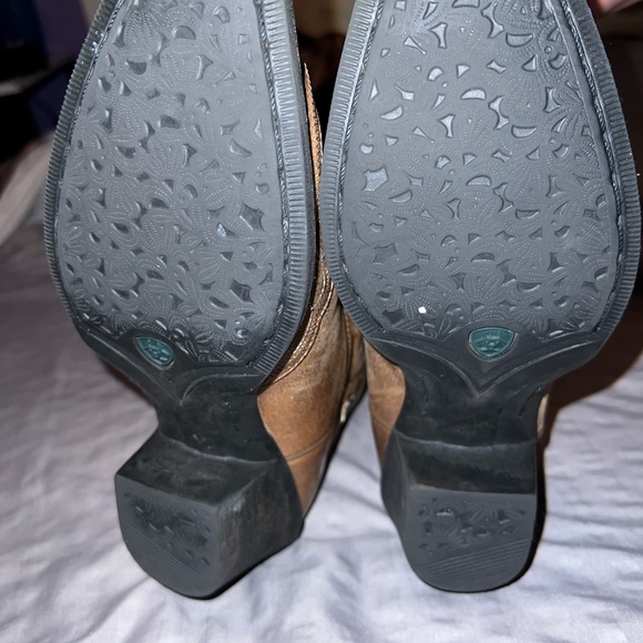 Women’s Ariat Boots - Picture 3 of 5